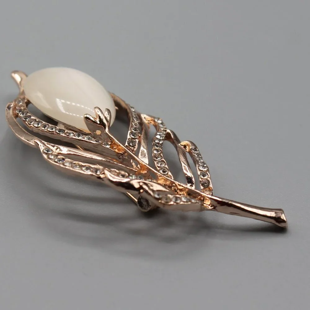 Jewelry pin brooch pendant feather elegant rose gold tone crystals fashion new